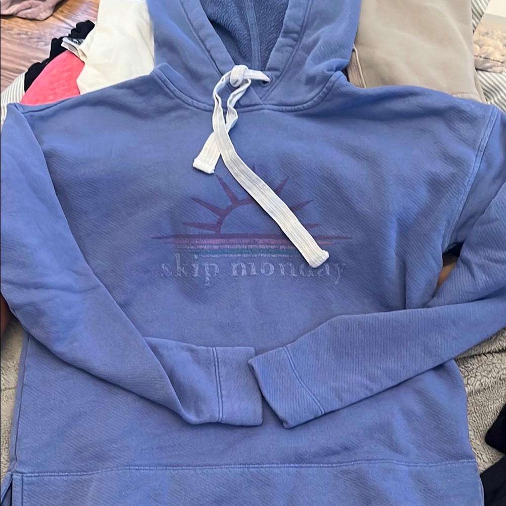 Vineyard Vines Lighter weight sweatshirt size XS